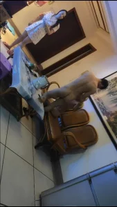 好兄弟夫妻来家里玩换妻游戏两个媳妇换着操!